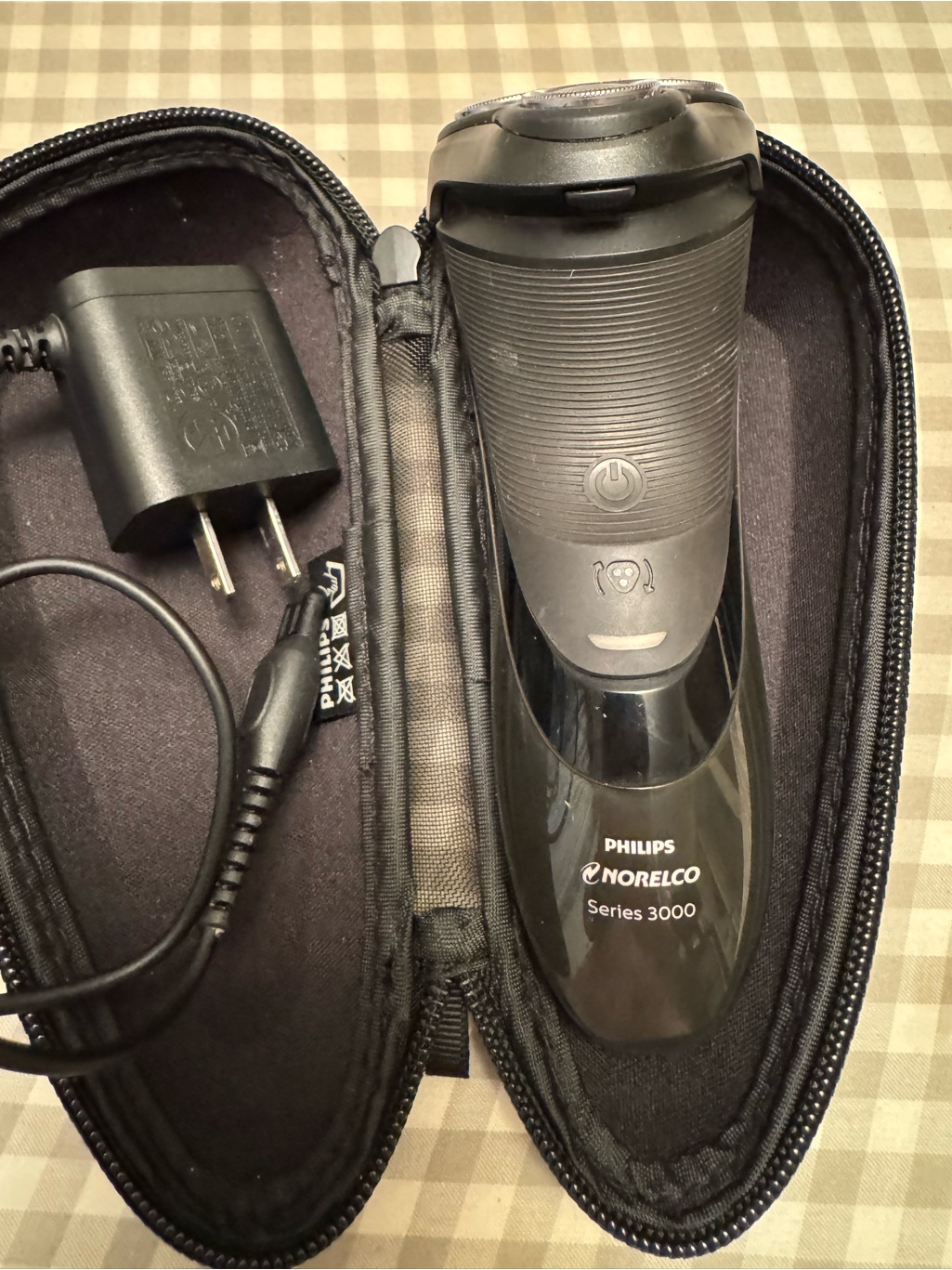 Philips Norelco Series 3000 Electric Shaver In Black